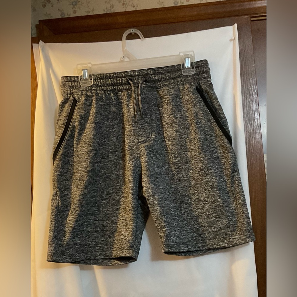 Ocean Current: Men’s size med. active wear running shorts w/drawstrings /pockets